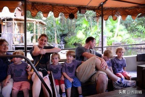 刘姓爸爸喜得五胞胎，任性爷爷大笔一挥，给孩子起的名字让人大赞