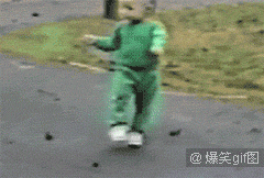 给娃摇晃旋转、举高高，好处竟然这么多？不能忽视的前庭平衡训练