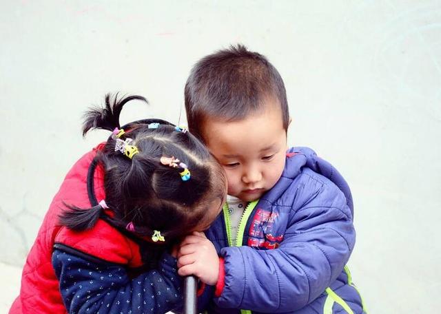 别惹那个女孩，她有个弟弟！笑着笑着就哭了，这是二胎的真正意义