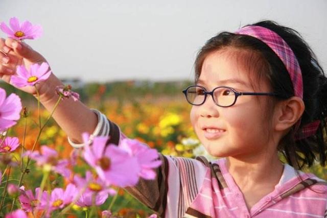 生活注意这些细节，别让孩子成为“四只眼”！
