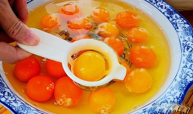 土鸡蛋营养高，最适合做宝宝辅食？营养专家有不一样的看法