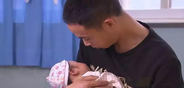 产检“正常”，女婴出生无 右臂，四维彩超这次疏漏有点大！