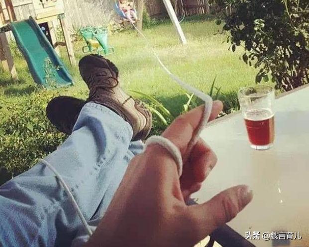 十张图片充分证明了什么叫爸爸带娃，活着就好，网友：真服了！