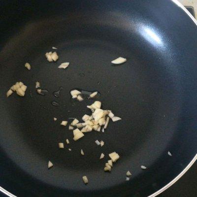 12M+胡萝卜炒香菇：宝宝辅食营养食谱菜谱