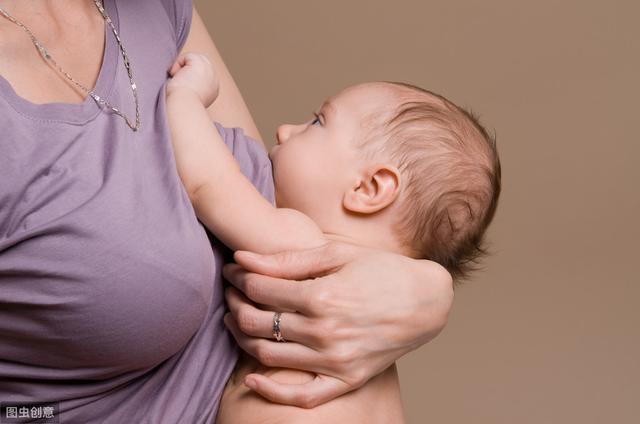 母乳中含有雌激素，长期给女宝宝喂养，会导致孩子性早熟吗？