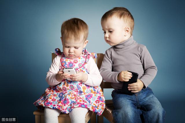如何让孩子放下手机？聪明家长这样做，让孩子不被手机危害！