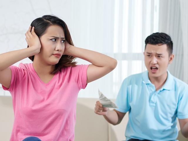 孩子生下来太丑，夫妻相互埋怨，亲戚的分析让人觉得有道理