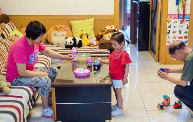 为什么越来越多的家庭都是姥姥带孩子，奶奶呢？背后的原因很现实