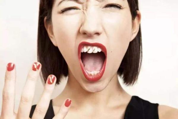 孕期身体自查：符合2条以上，说明准妈妈该注意口腔健康了