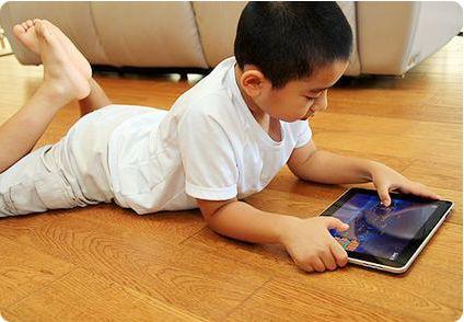 孩子沉迷手机，不用打骂，3招让孩子主动戒掉手机