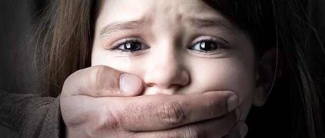 14 岁女儿被生父性侵，母亲却说：你和妹妹要用身体报答爸爸