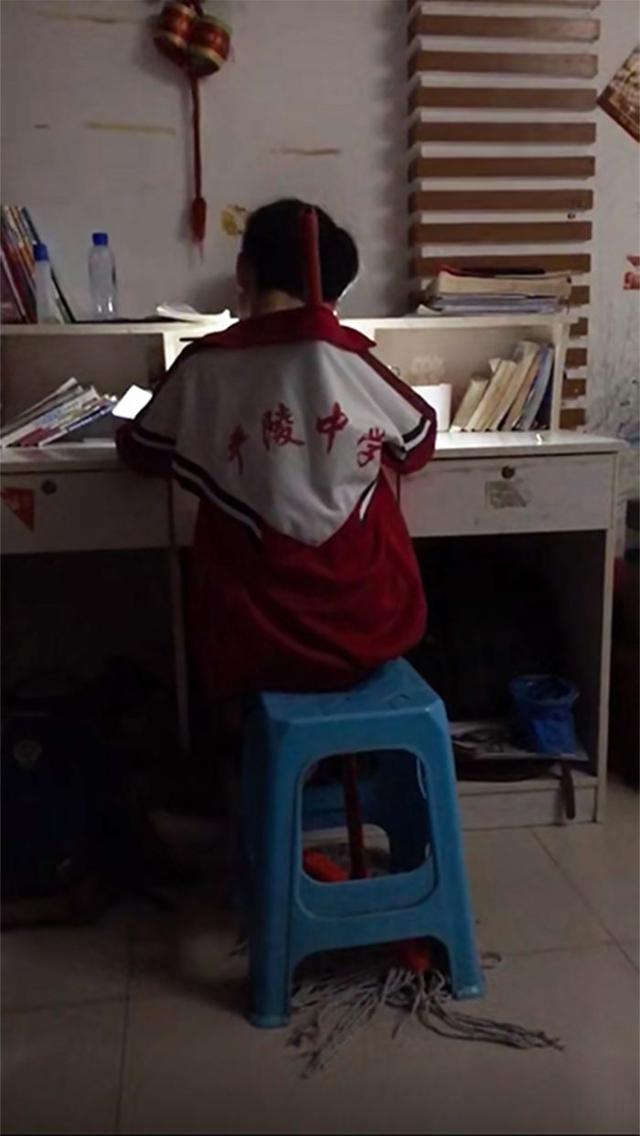 凳子中间的小洞，竟然是用来…很多人不知道