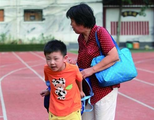 提醒:这样带娃等于“毁”了娃,许多家长天天在做,快停手!