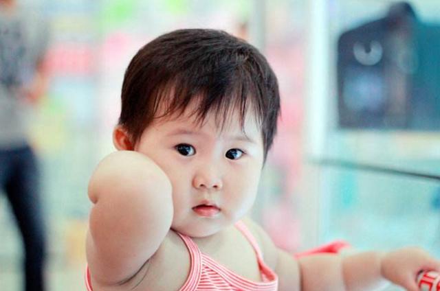 有了女儿后，男人成为“女儿奴”的三大表现，你家老公中了吗？