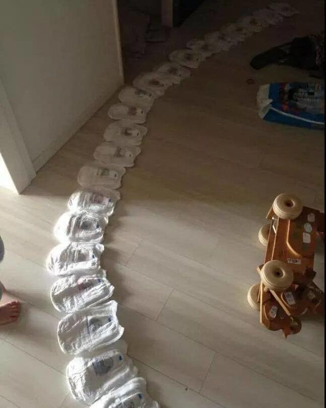 3岁孩子总爱把东西摆一排，还不让动？别怪他，秩序敏感期不好惹