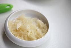 感冒、咳嗽了，把果子煮一煮，吃完睡一觉就止！排痰效果好！