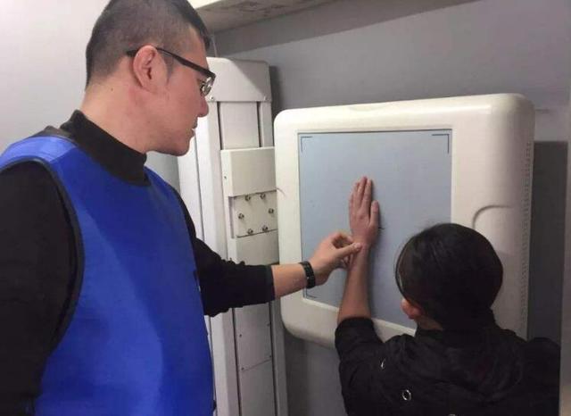 8岁娃骨龄12岁，成年身高仅有150？骨龄和年龄差这些，娃再难长高