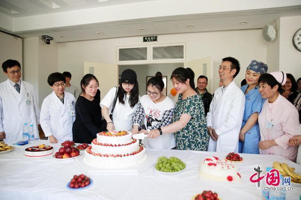 第28个国际助产士节 产房里她们的节日