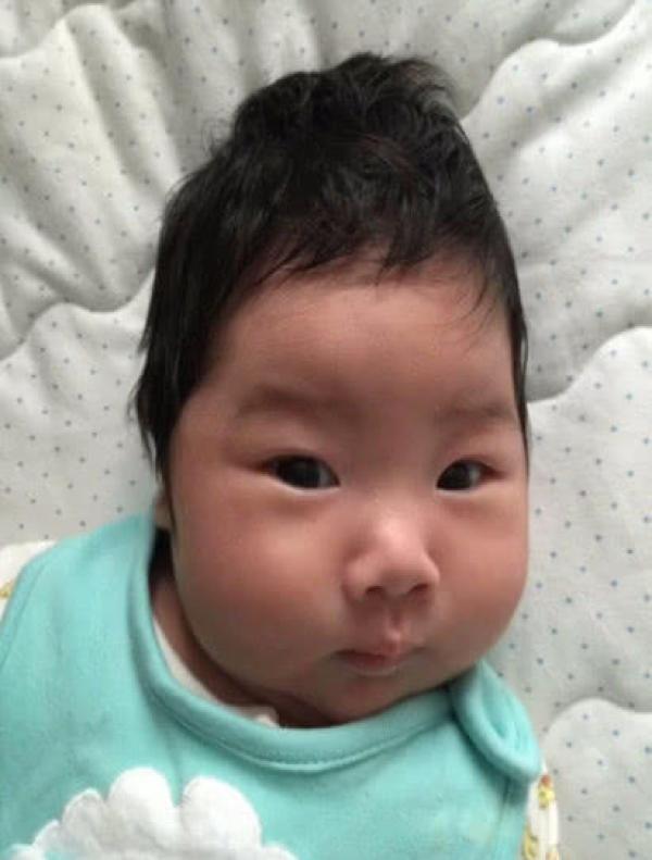 宝妈晒女儿成长照片，前后差别太大，网友：打包票这不是同一个人