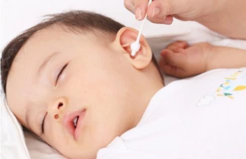 74天的宝宝患上了“中耳炎”,只因妈妈喂奶太大意