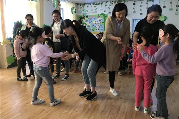 天桥区工人新村南村中心幼儿园举办幼儿健康知识讲座