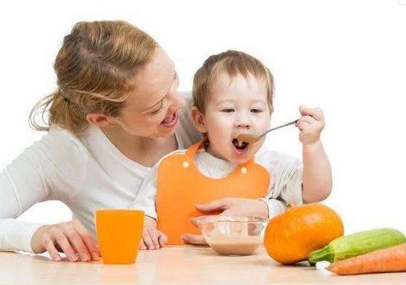 宝宝添加辅食的3个禁忌，每个都可能影响宝宝的胃，你中了几条？