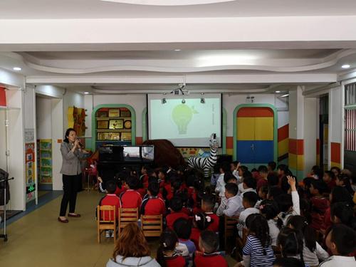 市南区新湛路幼儿园开展“爱地球妈妈，爱我们的家”家长公益课堂活动