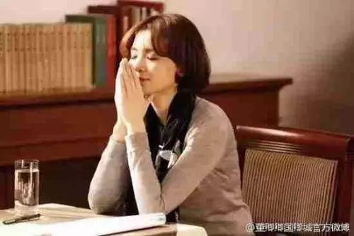 【易人教育】董卿：盼孩子成绩好不如盼孩子性格好