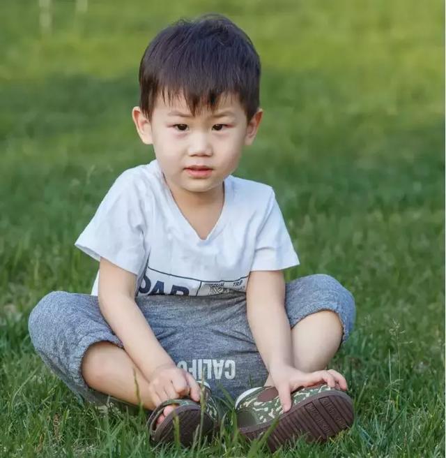 家长这13种行为，可能毁了孩子一生…