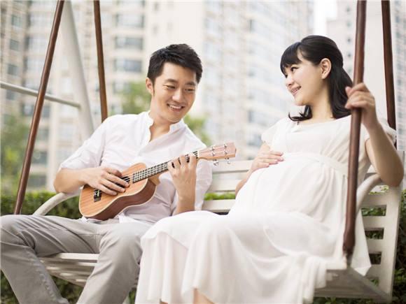 准爸爸“怀孕”，全家吓坏了，医生的话却让宝妈感动