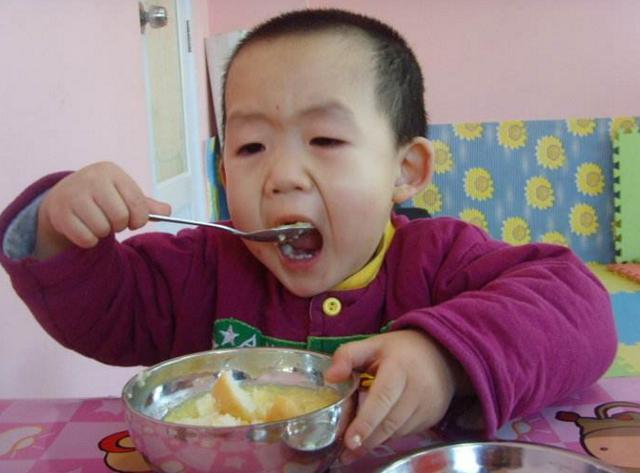 忠告：4种早餐已被医生放入黑名单，积食还伤脾，别给孩子吃了