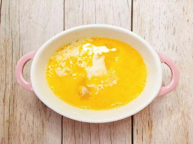 这种食物没有任何营养还容易引发宝宝龋齿，尽量少吃