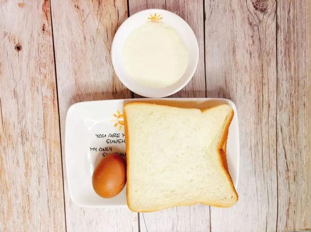 这种食物没有任何营养还容易引发宝宝龋齿，尽量少吃