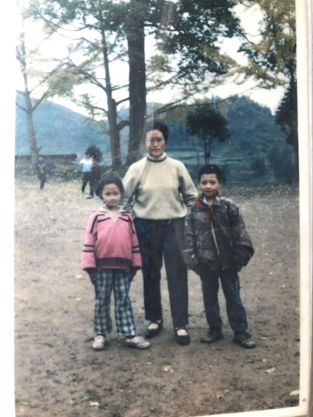 母亲节到啦！妈妈爸爸把我们抚养长大，我给妈妈说句心里话！