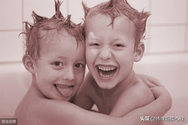 5岁女孩撑伞从11楼跳下，摔成重伤，当心身份确认敏感期成为杀手