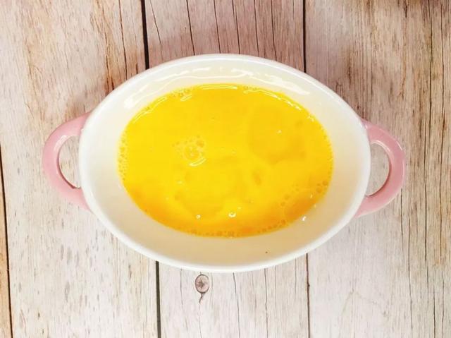 这种食物没有任何营养还容易引发宝宝龋齿，尽量少吃