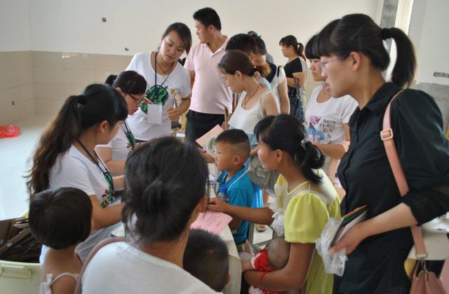 孩子该上幼儿园了，是选公立好还是私立好？这些标准很现实