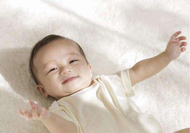 新生儿吐奶、呛奶和溢奶如何区分？宝妈如果分不清，受苦的是宝宝