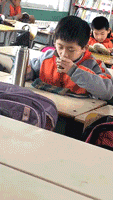 天热了，要不要给娃“多喂水“？停！这3种水，一口也别喝！