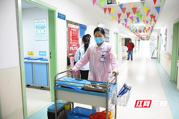 康雅医院周彬：希望你平平安安出生，健健康康长大