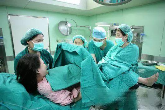 新生儿出生后会经历什么？短短十分钟，已经干完了六件大事