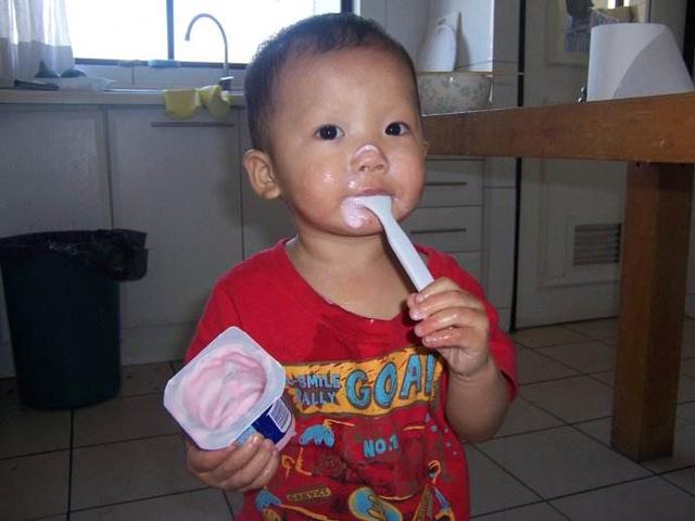 孩子爱喝这种“酸奶”，并不是真正的奶，不仅没营养反而有损健康