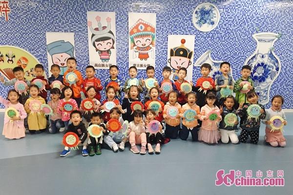 感受妈妈孕期辛苦 济南龙奥幼儿园开展母亲节活动