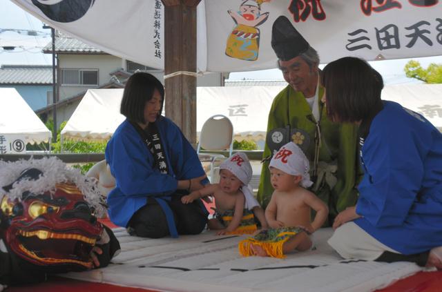 日本三田天满神社举办幼儿哭声比赛 祈祷孩子健康成长
