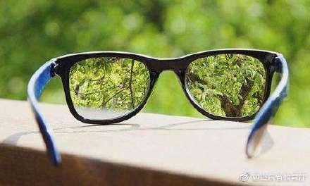 家长在呵护孩子视力方面作用十分重要