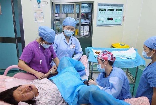 第二次剖腹产，比第一次更痛？二胎剖腹产的真相是什么？