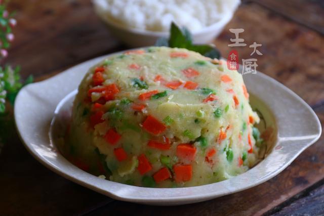 一岁以上宝宝辅食——胡萝卜青豆土豆泥，营养健康好消化