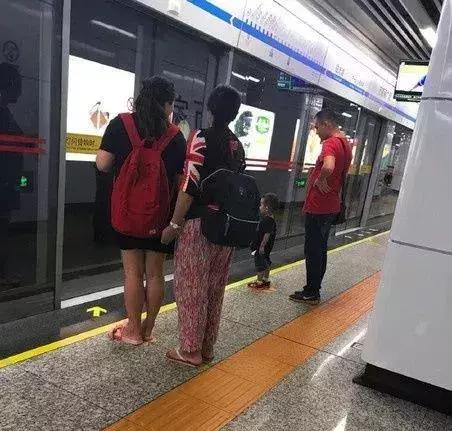 “给你5块钱，别告诉我妈。”你的样子，很孩子的未来息息相关！