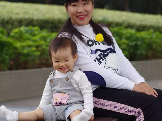 棒呆！娃11个月就不用喂饭，这位妈妈的做法值得所有人学习