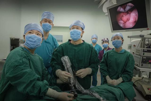 【榜样】小儿外科腹腔镜的开拓者——李龙